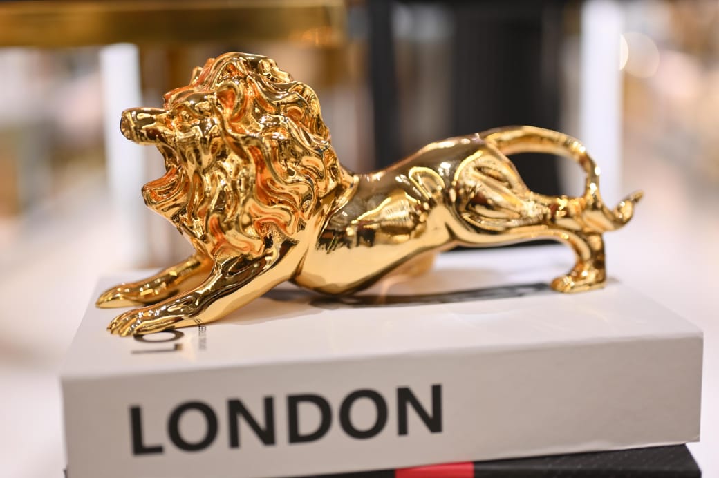 Golden Lion Statue_ Premium Decor